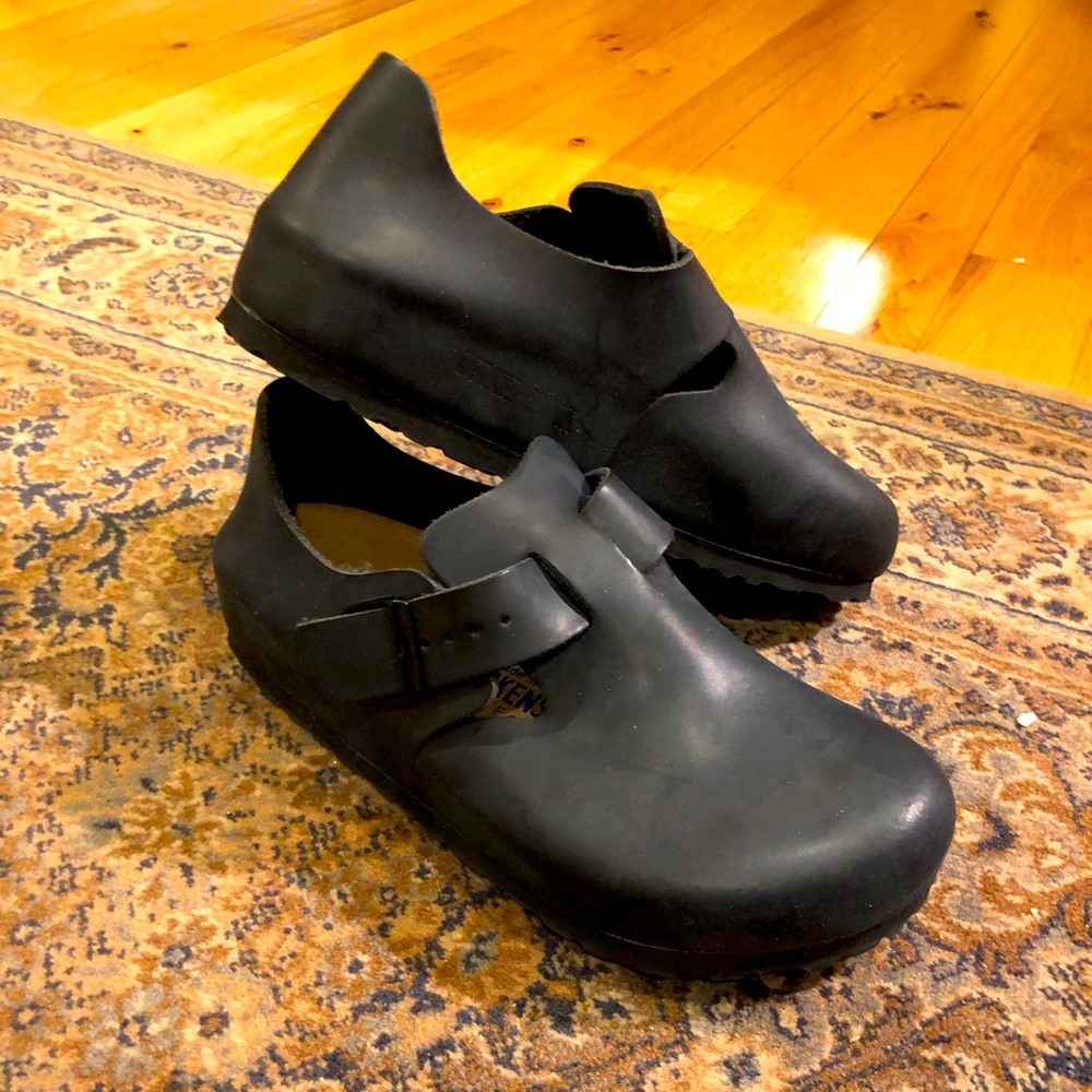 NWT Birkenstock London style clogs in black